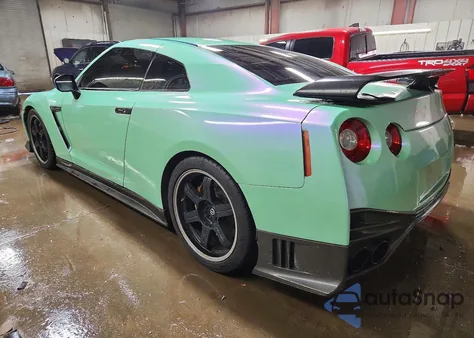 2010 Nissan Gt-R Base z USA, uszkodzony, nr VIN JN1AR5EF4AM230657